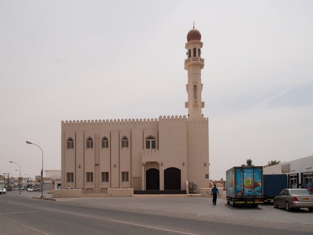 Al Kamil Wal Wafi which is located in the South Eastern Province – has attractive attractions that enable it to occupy its tourist site and attract many oman tourists. 2