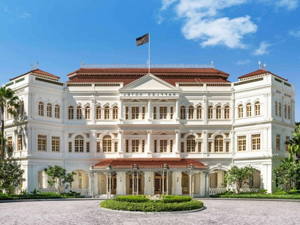 Raffles Singapore – A Legendary Luxury Stay in the Heart of the City