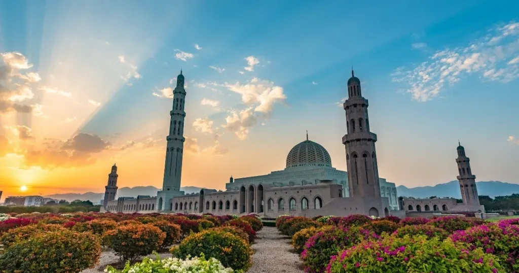 Muscat Half-Day City Tour – Oman architecture and coastal highlights