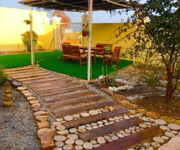 411Motel is a simple coastal accommodation option in the Al Bar area of Sur, with free Wi-Fi, on-site parking and room catego