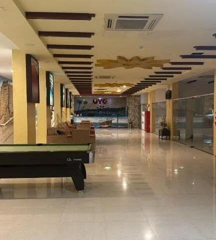 Al Thabit Hotel Apartment offers simple hotel rooms and family-sized apartments in Sur, with options for twin, double and lar